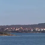 4 아파트 Ližnjan